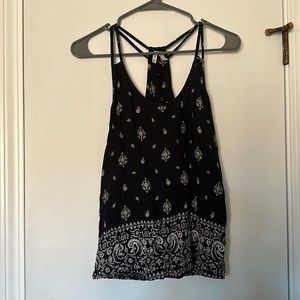 Junior’s medium tank top